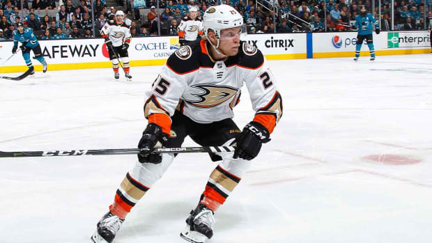 ondrej-kase-ducks-contract-nhl-free-agent-1300.jpg